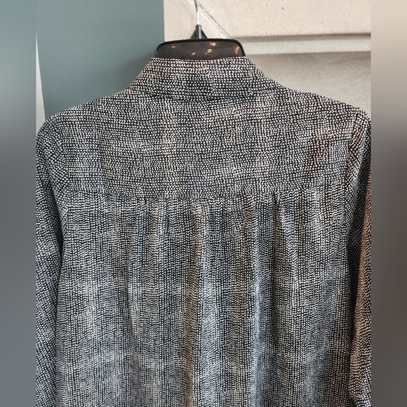 Worn Once-Luxurious Black & Cream Blouse!!💋❣️ - Picture 4 of 10